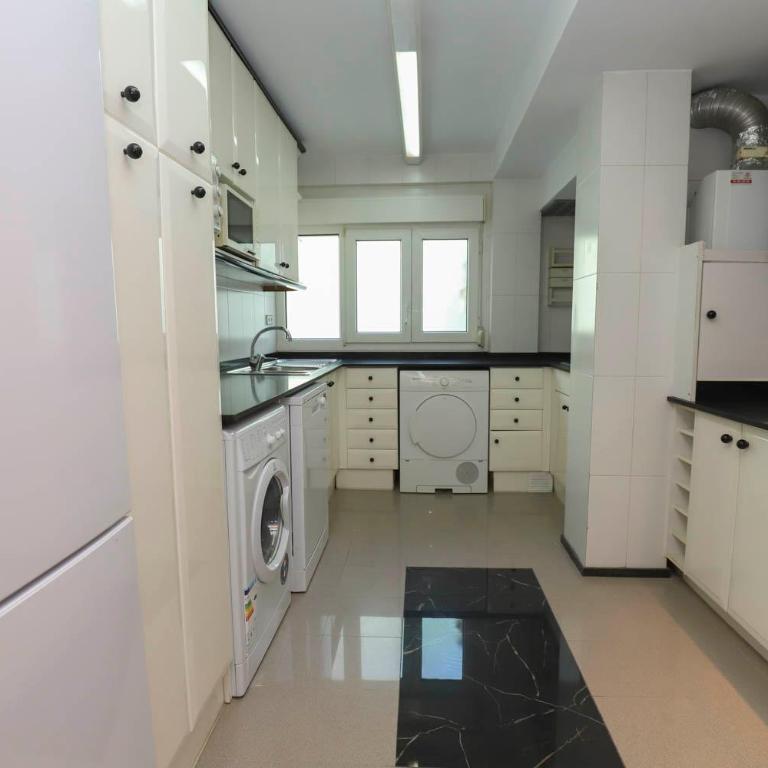 DIFFERENTFLATS Bello Horizonte - Three-Bedroom Apartment with Sea View - 17