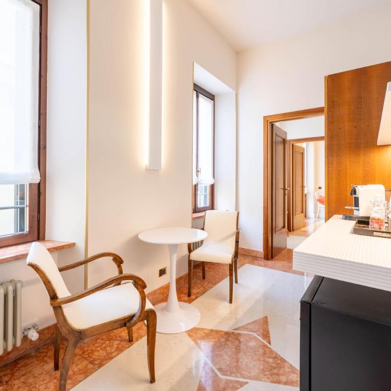 Palazzo Venier - One-Bedroom Apartment - 2