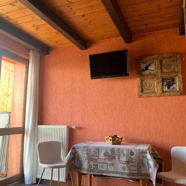 Hotels Les Catrems & Le Montagnou - Chambre Double avec Balcon - Les Catrems - 4