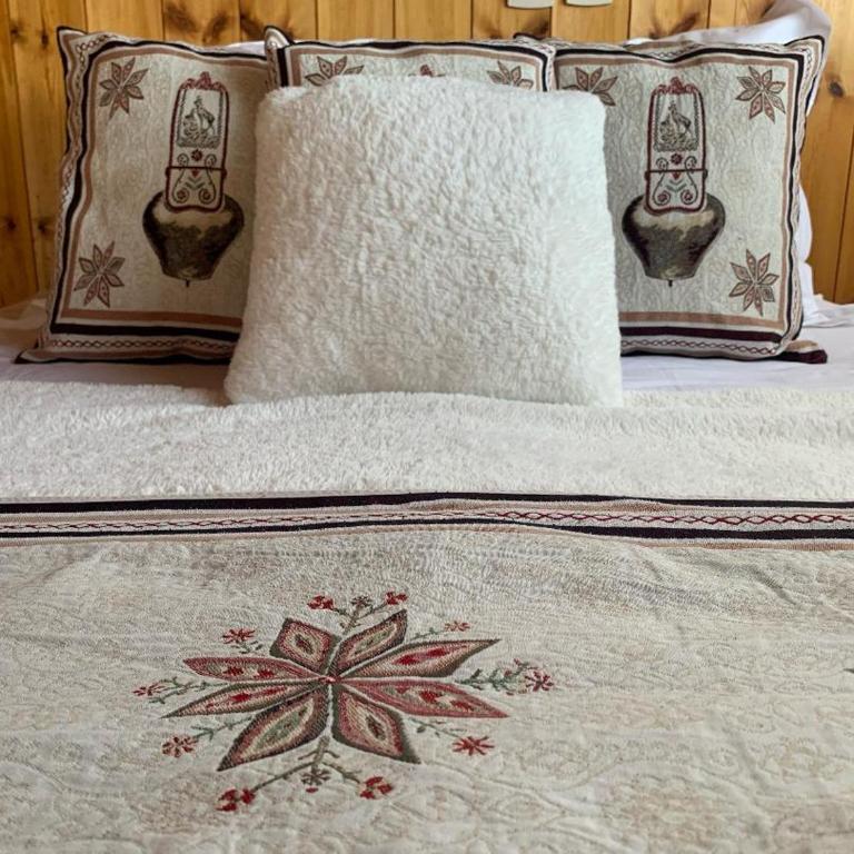 Hotels Les Catrems & Le Montagnou - Chambre Triple Standard - Les Catrems - 2