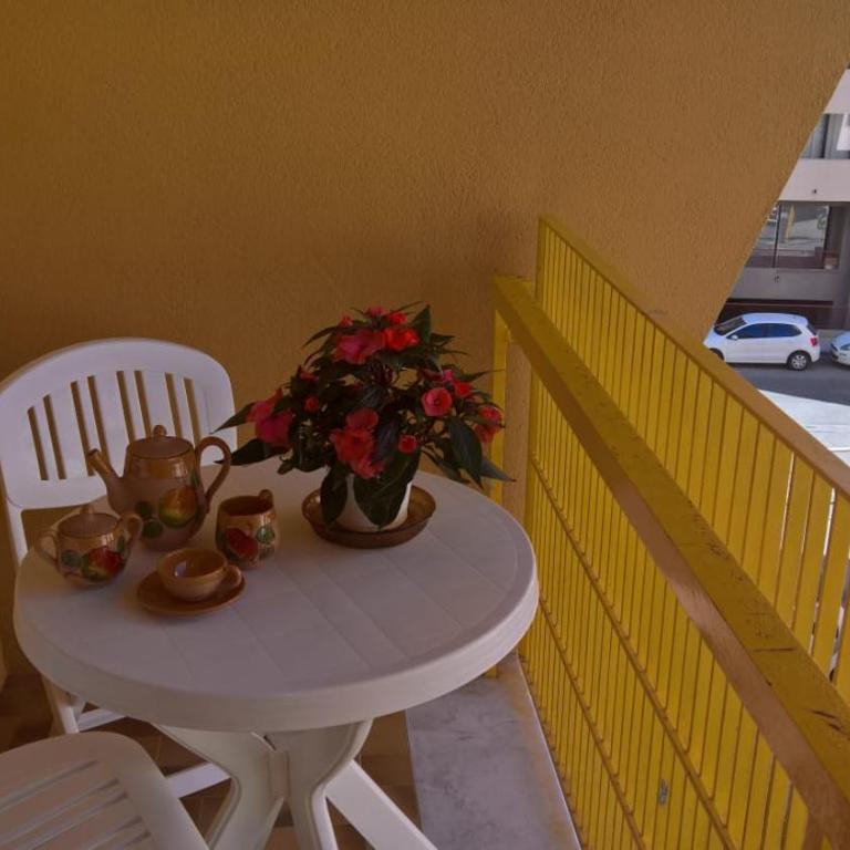 YELLOW HOUSE - Appartamento con 2 Camere da Letto - 10