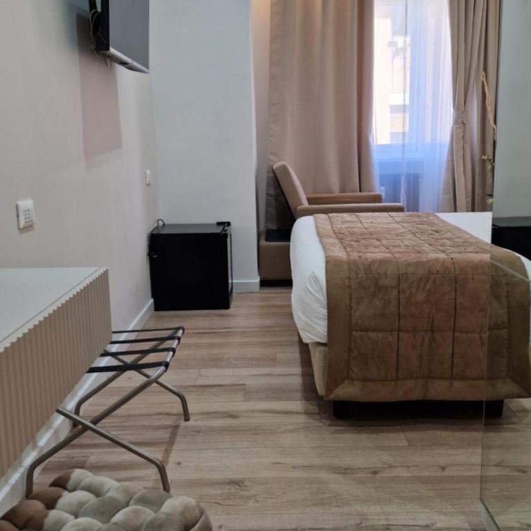 Living - Superior King Room - 12