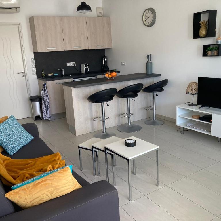 Appart'Calvi, 200 m de la plage de la Pinède, WIFI gratuit - Appartement 1 Chambre - 1