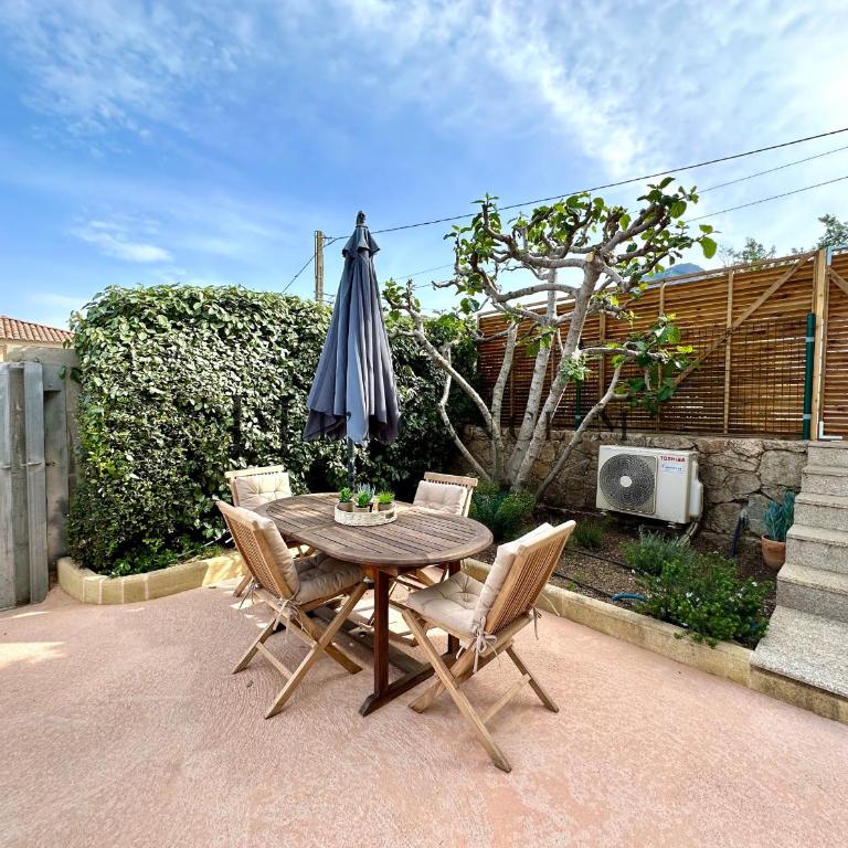 Saint-Antoine - rez-de-villa rénové avec terrasse et entrée privée, parking Calvi - Appartement 2 Chambres - 4