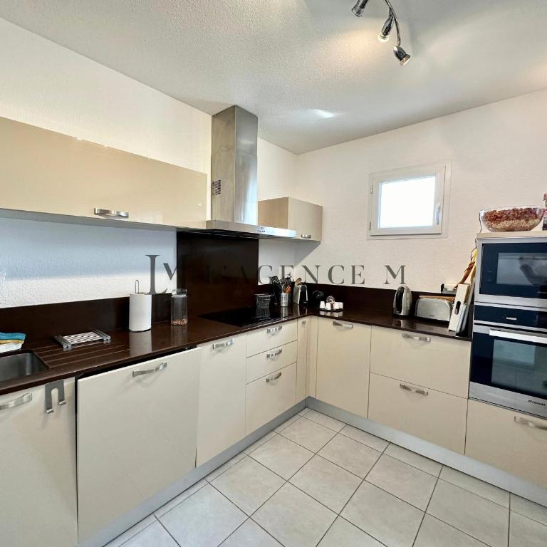 Appartement Cardellu - Spacieux & climatisé avec terrasse, parking privé - Two-Bedroom Apartment - 9