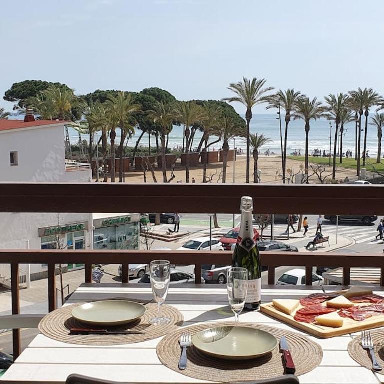 Superbe appartement avec vue mer, piscine et parking privé gratuit - Two-Bedroom Apartment - 2