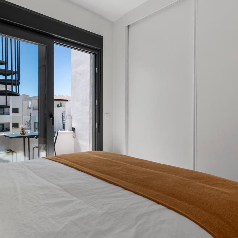Bella Penthouse Estepona - Two-Bedroom Apartment - 10