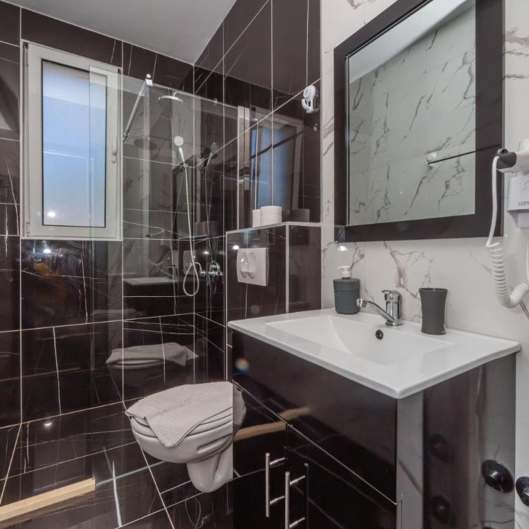 David Lux beach rooms - Deluks Soba sa Bračnim Krevetom / Zasebnim Krevetima, Balkonom i Pogledom na More - 26