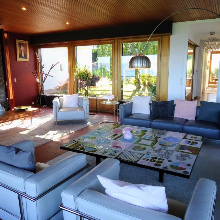 Evian villa with Lake Geneva views in 1960 mid-century modern style - Villa - 4