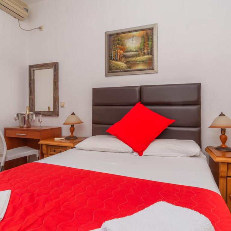 Apartments Atlantis - Double Room with Sea View - 3