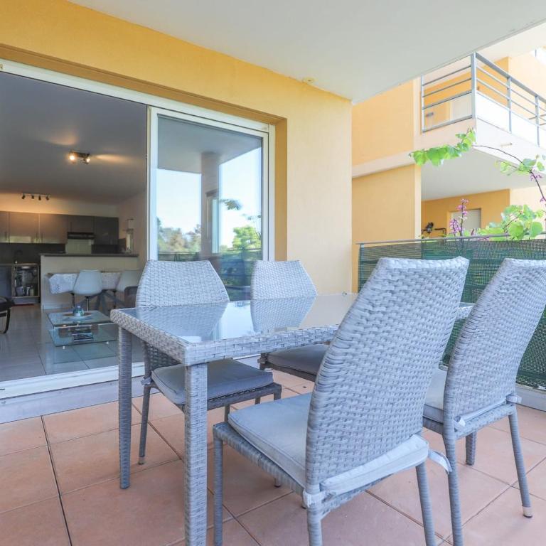 Sweet Apartment in Mandelieu - Pool & tennis court - Apartment - 24