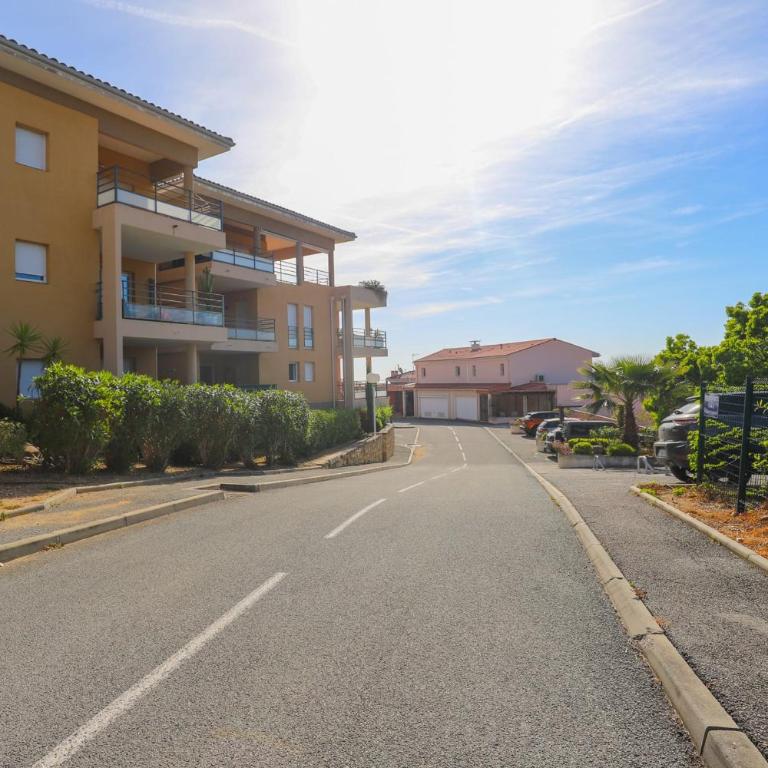 Sweet Apartment in Mandelieu - Pool & tennis court - Apartment - 30