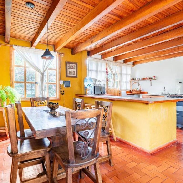 Casa Familiar, 10 minutos de la plaza a pie - Casa de 4 dormitorios - 40