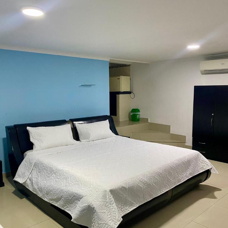 Hotel Estefanía Princess 84 - Habitación Familiar Superior - 8