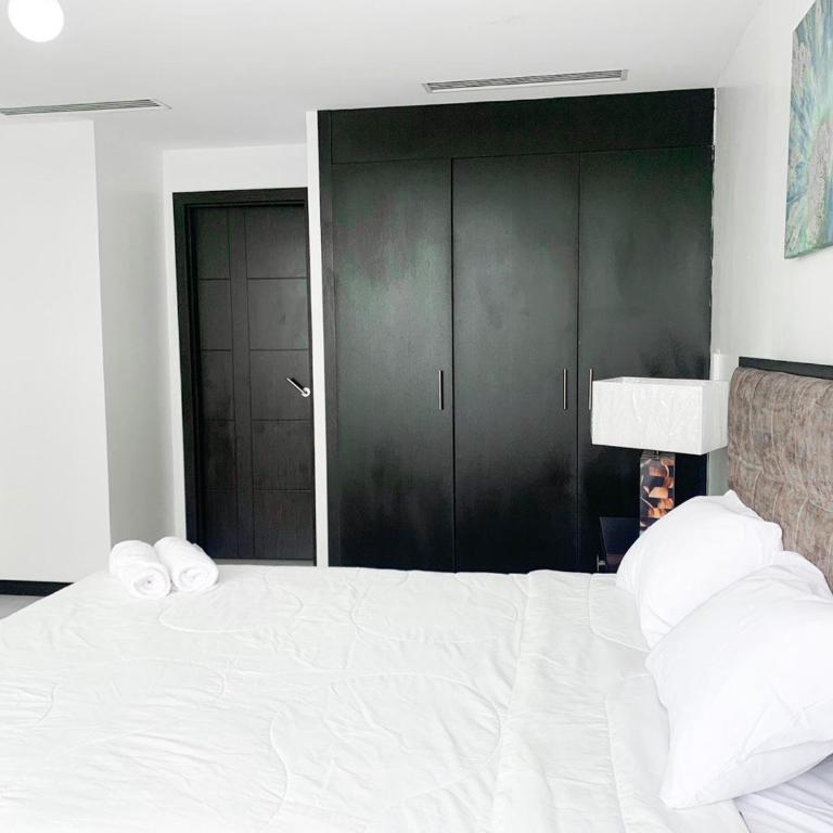 Penthouse en piso alto con vista al río, Guayaquil + PARQUEO - Two-Bedroom Apartment - 17