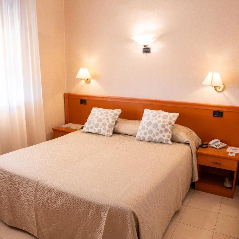 Hotel Pardini - Camera Superior Matrimoniale/Doppia con Letti Singoli con Vista Mare - 10