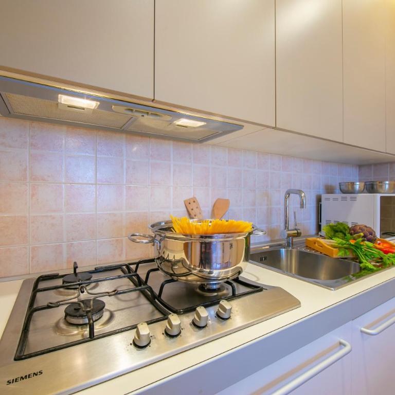 Appartamento Vista Lago - Happy Rentals - Appartamento con Balcone - 13