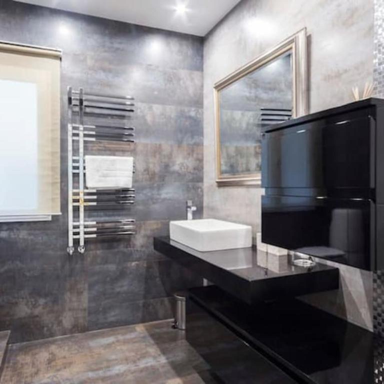 Modern flat in the city center - Madrid SEG - Three-Bedroom Apartment - 4