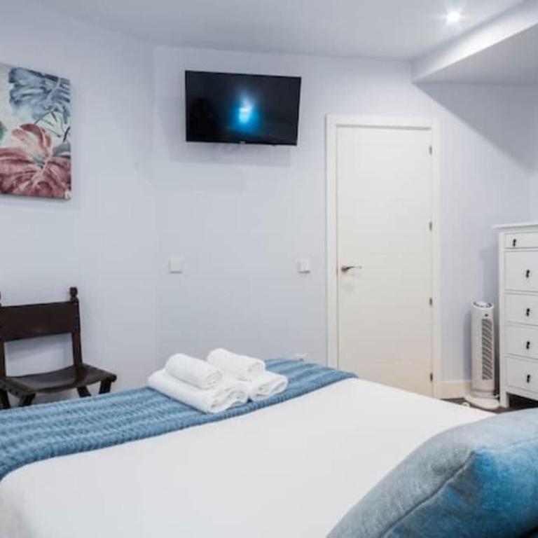 Modern flat in the city center - Madrid SEG - Three-Bedroom Apartment - 5