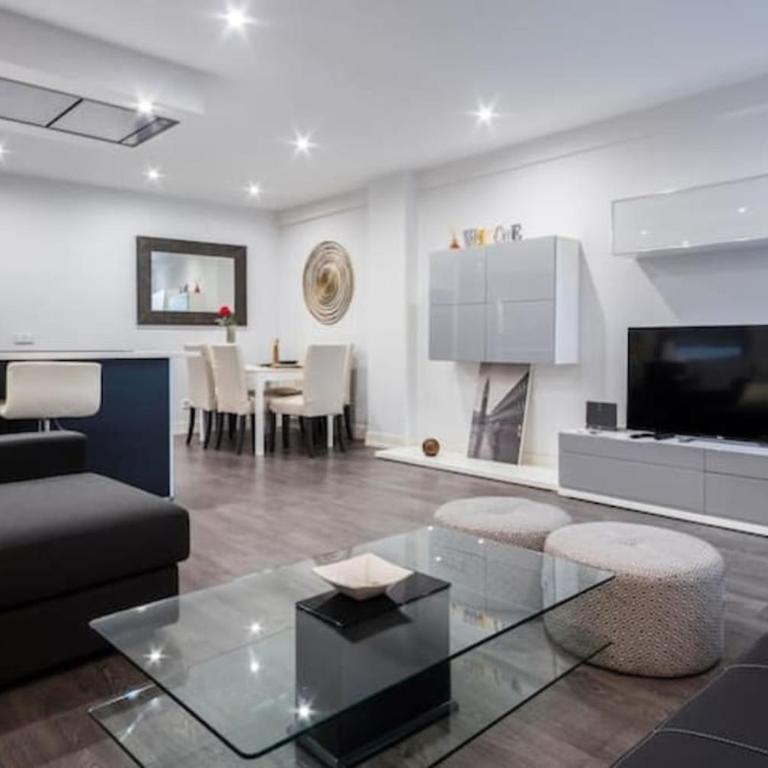 Modern flat in the city center - Madrid SEG - Three-Bedroom Apartment - 10