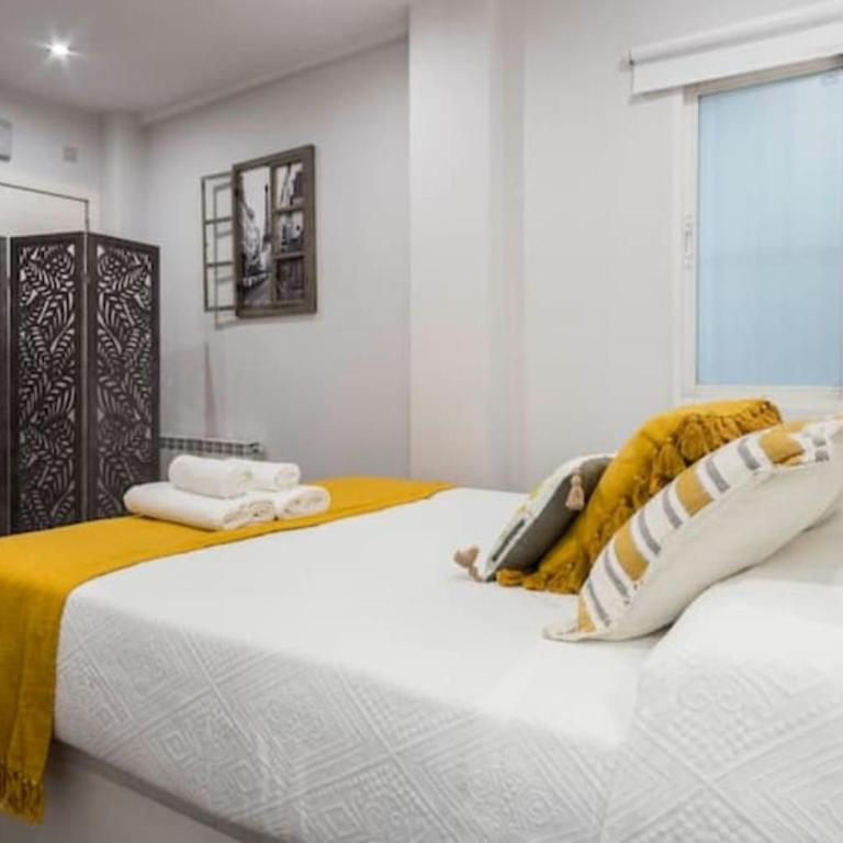 Modern flat in the city center - Madrid SEG - Three-Bedroom Apartment - 12
