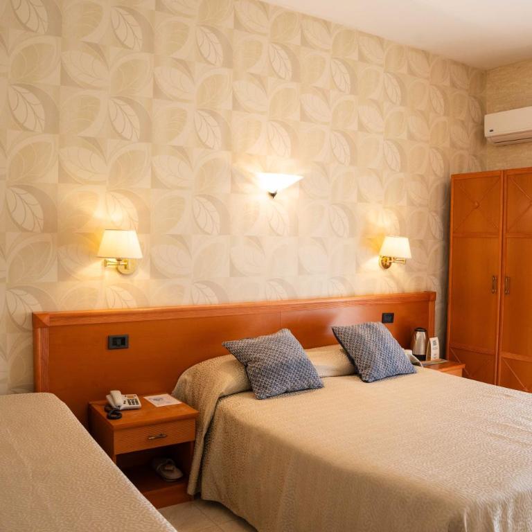Hotel Pardini - Camera Deluxe Matrimoniale o Doppia con Letti Singoli con Balcone e Vista Mare - 2