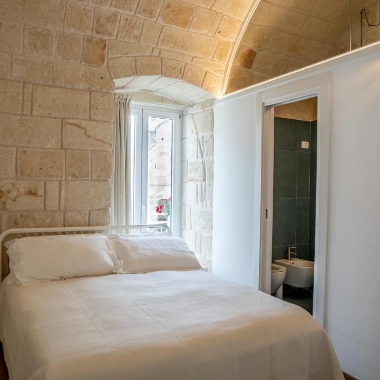 Innesto Rooms - Monopoli - Camera Matrimoniale con Balcone - 7