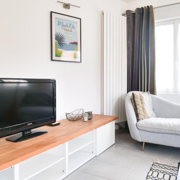 Appartement rez de chaussée au cœur de la Chaume 4 personnes Les Sables - Two-Bedroom Apartment - 6