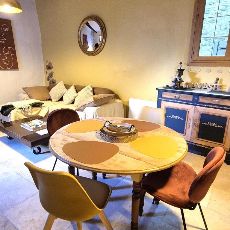 Au Lys rose - One-Bedroom Apartment - 7
