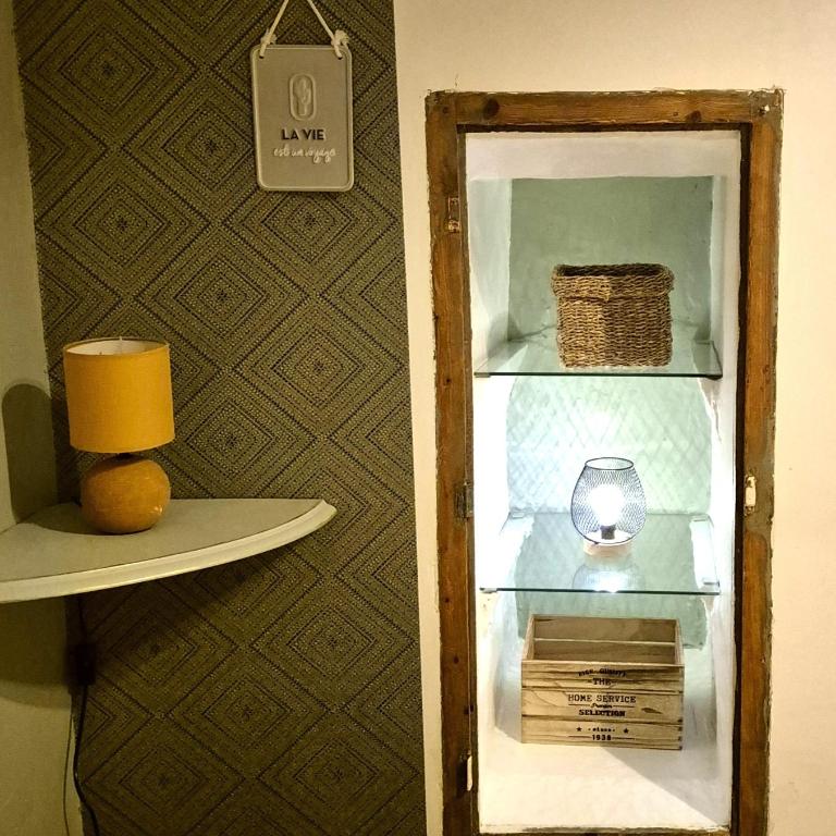 Au Lys rose - One-Bedroom Apartment - 19