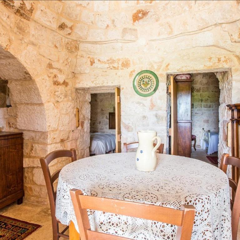 Trullo nel bosco, lungo il sentiero escursionistico ciclabile dell'acquedotto pugliese - Casa Vacanze - 8