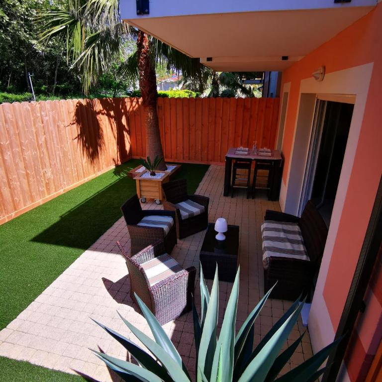 Appartement 90 m2 avec parking terrasse balcons, proche du port et plages - Apartment mit 2 Schlafzimmern - 4