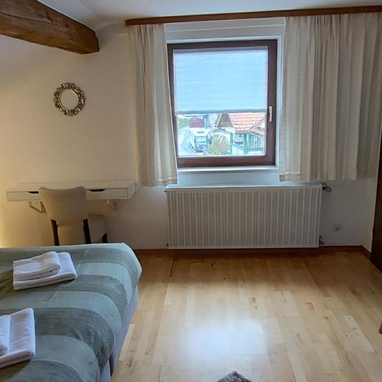 Pension Bergblick - Doppelzimmer ohne Balkon - 6