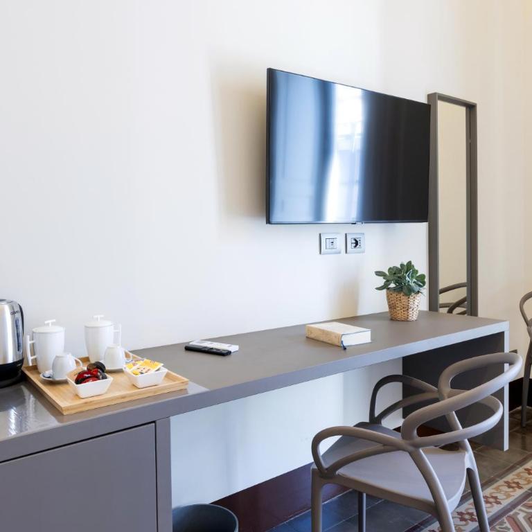 Palazzo Costarelli - Bed and Breakfast - Double Room with Balcony - 11