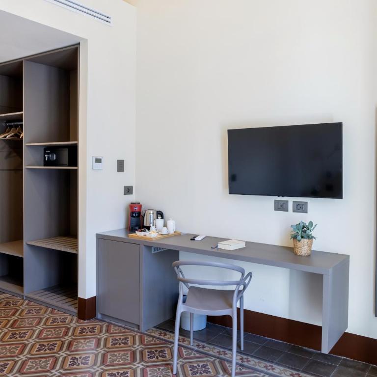 Palazzo Costarelli - Bed and Breakfast - Double Room with Balcony - 6