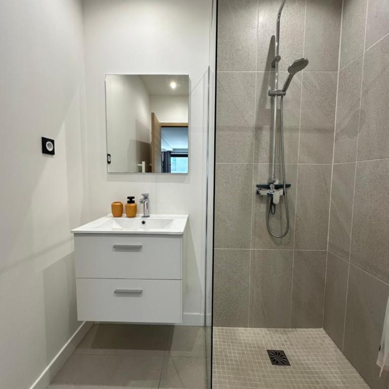 Grand studio rénové proche mer ! - Appartement 1 Chambre - 13