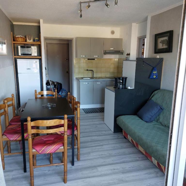 Résidence les Floralies 2 - Avenue de Camargue - One-Bedroom Apartment - 2