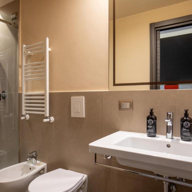 The Guardian - Classic Double or Twin Room - 3