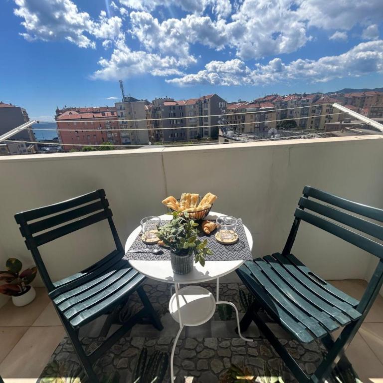 Il Cielo Con Un Dito by Holiday World - Appartamento con 2 Camere da Letto - 4