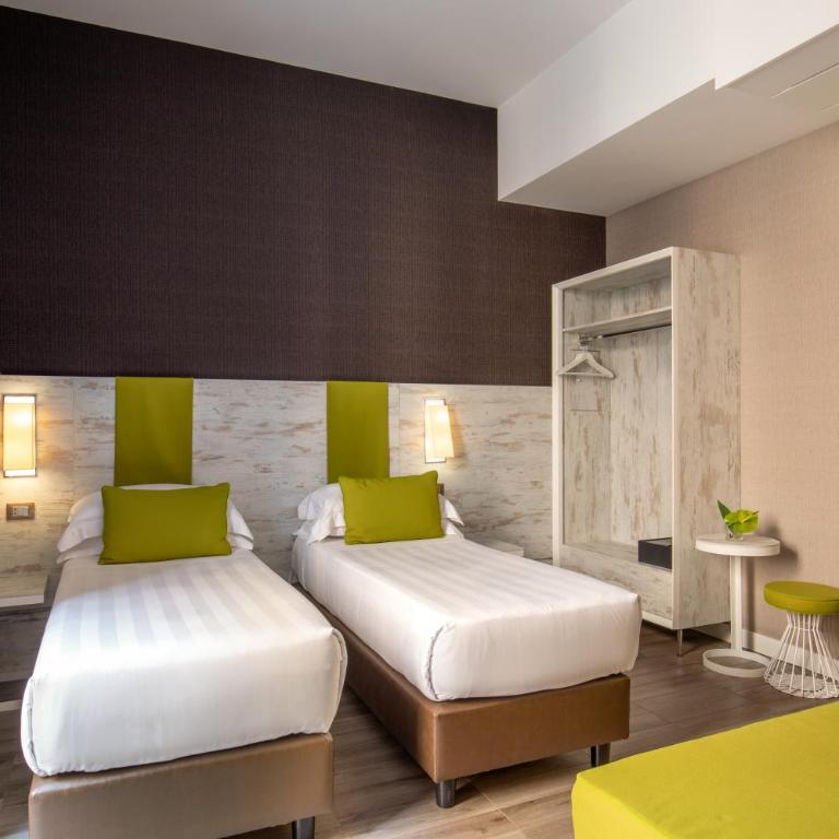 The Guardian - Classic Double or Twin Room - 4