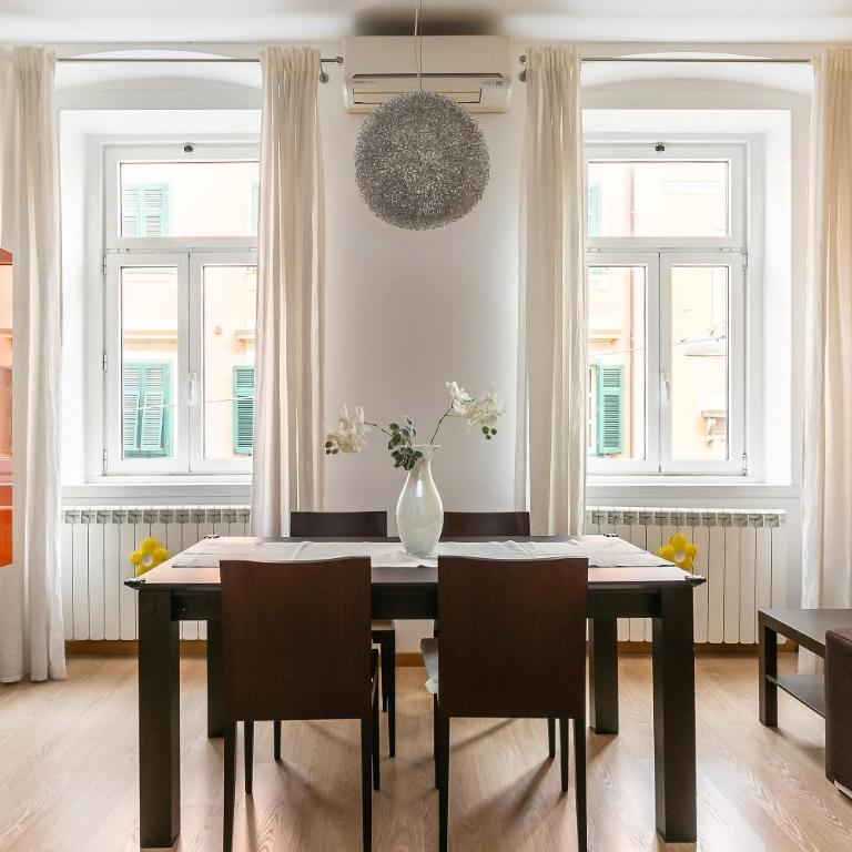 Family Apartment - Trieste City Center - Appartamento con 2 Camere da Letto - 1