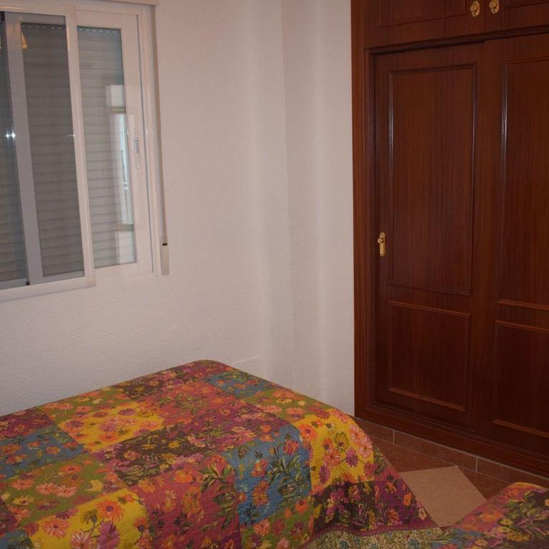 PRIMERA LINEA DE PLAYA - ZONA CLUB NAUTICO - Two-Bedroom Apartment - 27