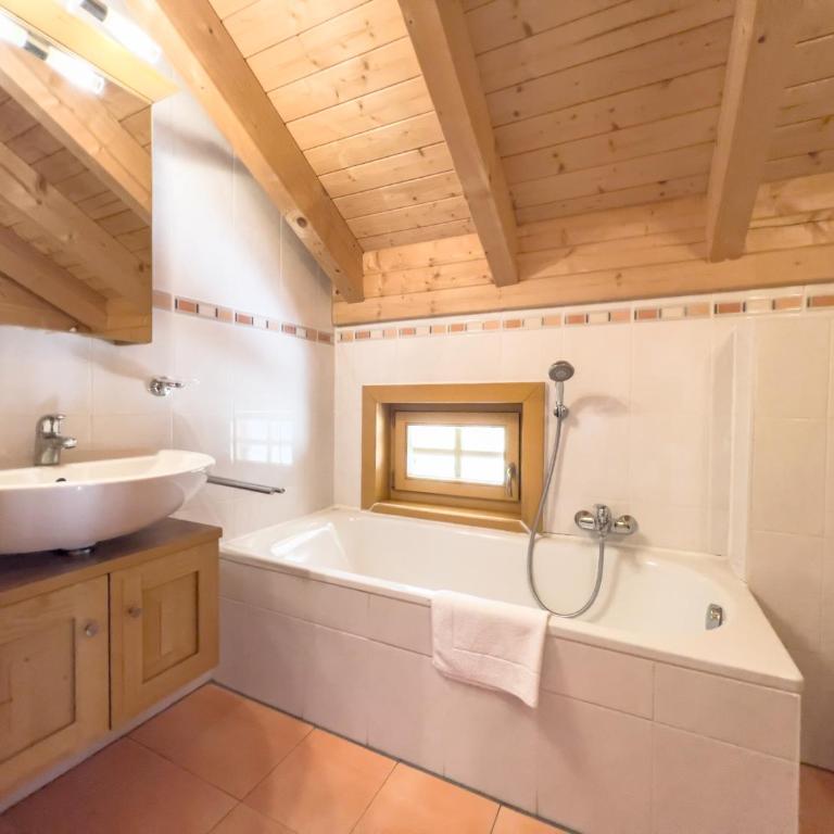 1A Chalet Enzianhuette - Wandern und Indoor Sauna - Chalet mit 3 Schlafzimmern - 60