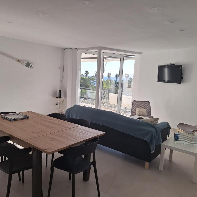 Apartamento en primera línea de mar de Salou - Apartamento - 2