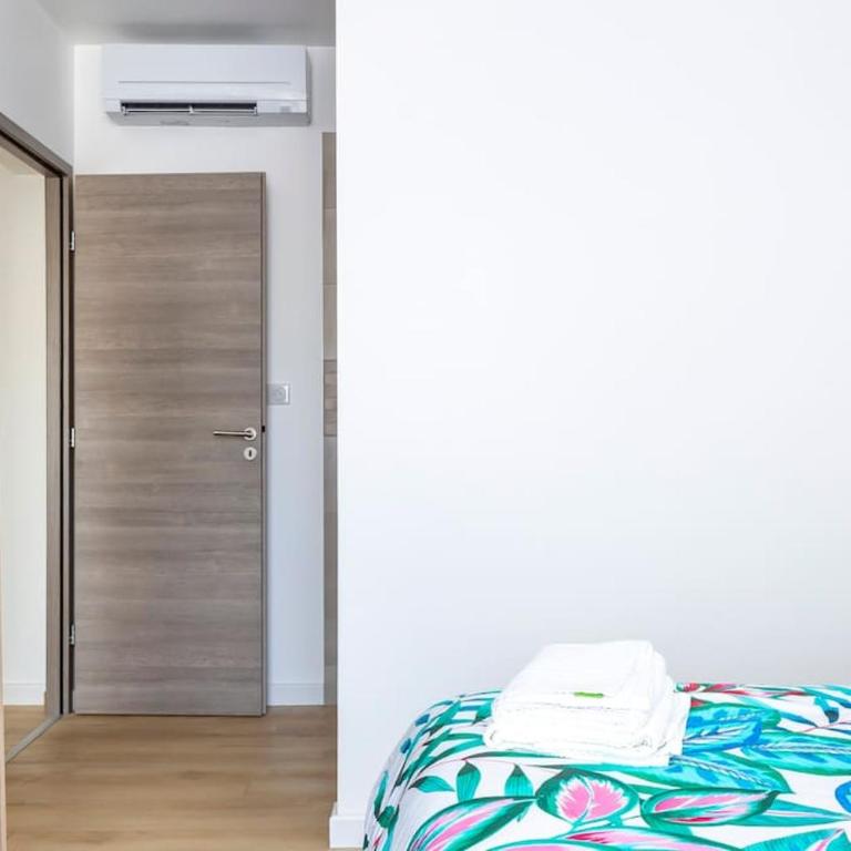 Chez Julien - Superbe maison rénovée avec piscine chauffée - Maison 3 Chambres - 13