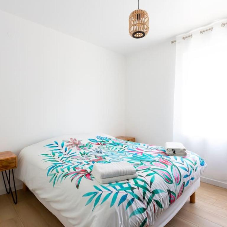 Chez Julien - Superbe maison rénovée avec piscine chauffée - Maison 3 Chambres - 32