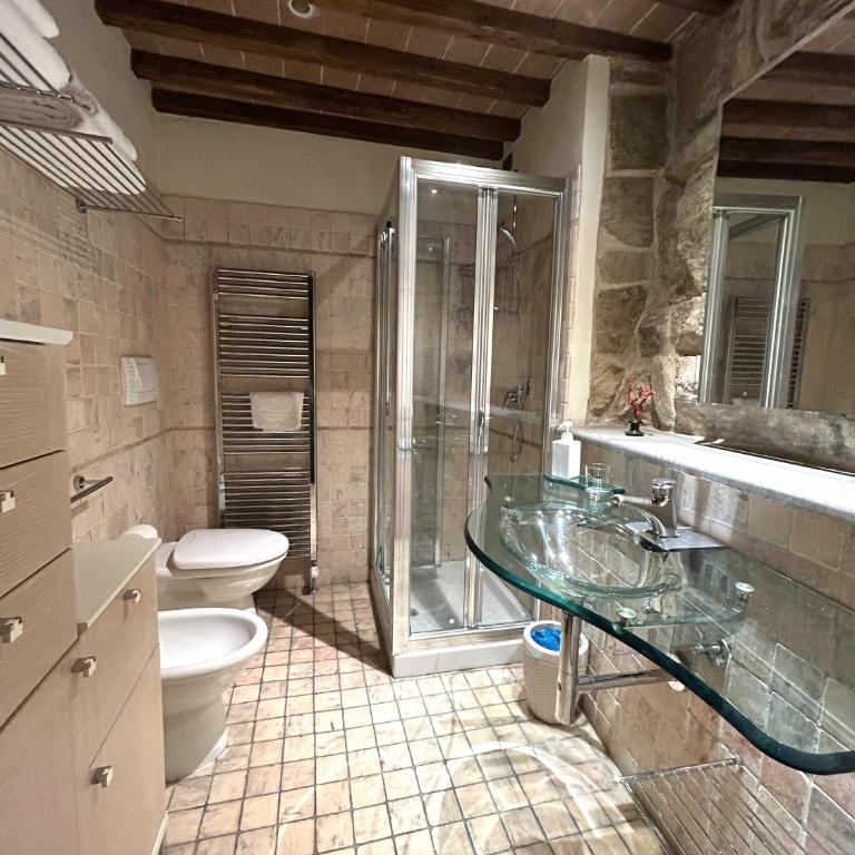 La Corte Del Re Suite & Rooms Arezzo - Junior Suite with Courtyard View - 4