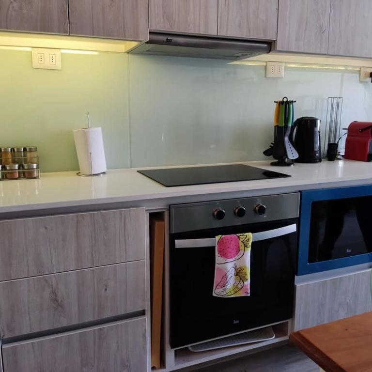 HOM I Hermoso Loft 2PAX en cerro Barón y Estacionamiento 2213 - Apartamento - 24
