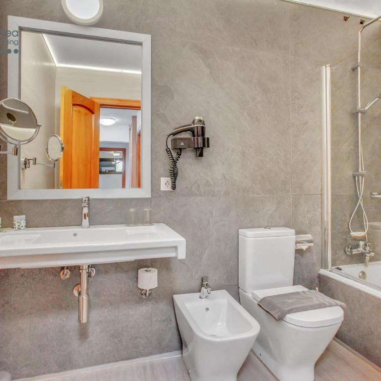 Apartamentos Garden & Sea Boutique Lodging by LIVVO - Three-Bedroom Apartment Premium Sea View - 17
