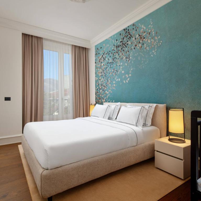 Boutique Hotel Porto Palace - Deluxe Suite with Partial Sea View - 2